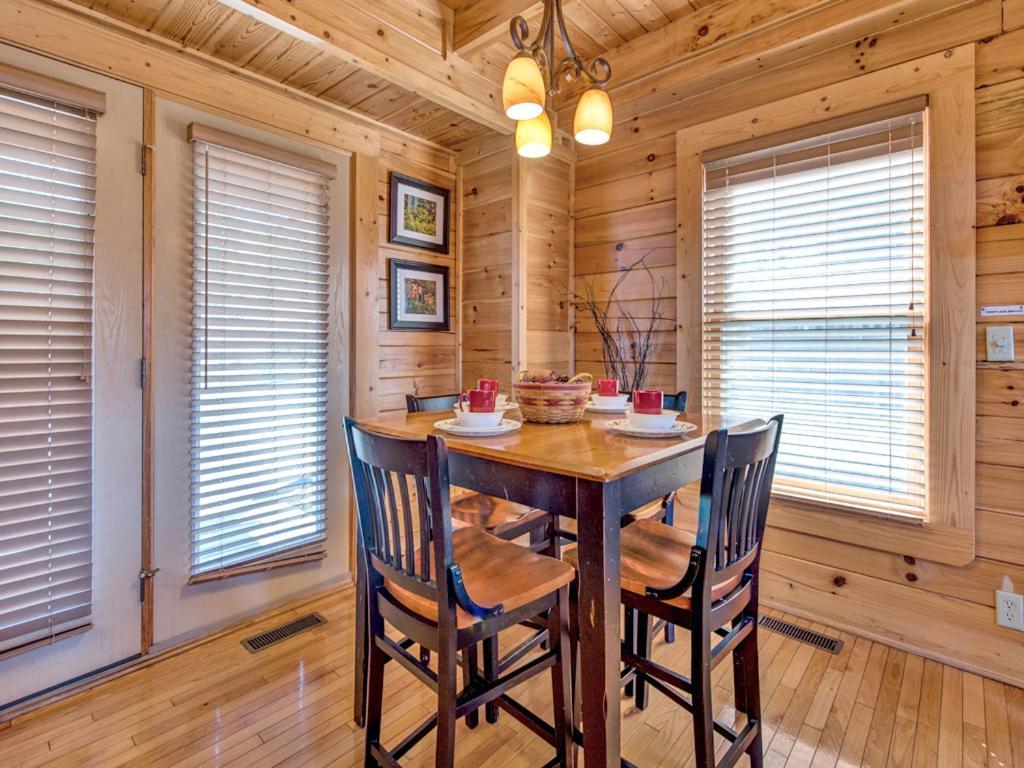 Misty Mountain Hideaway Apartment พิเจนฟอร์จ ภายนอก รูปภาพ