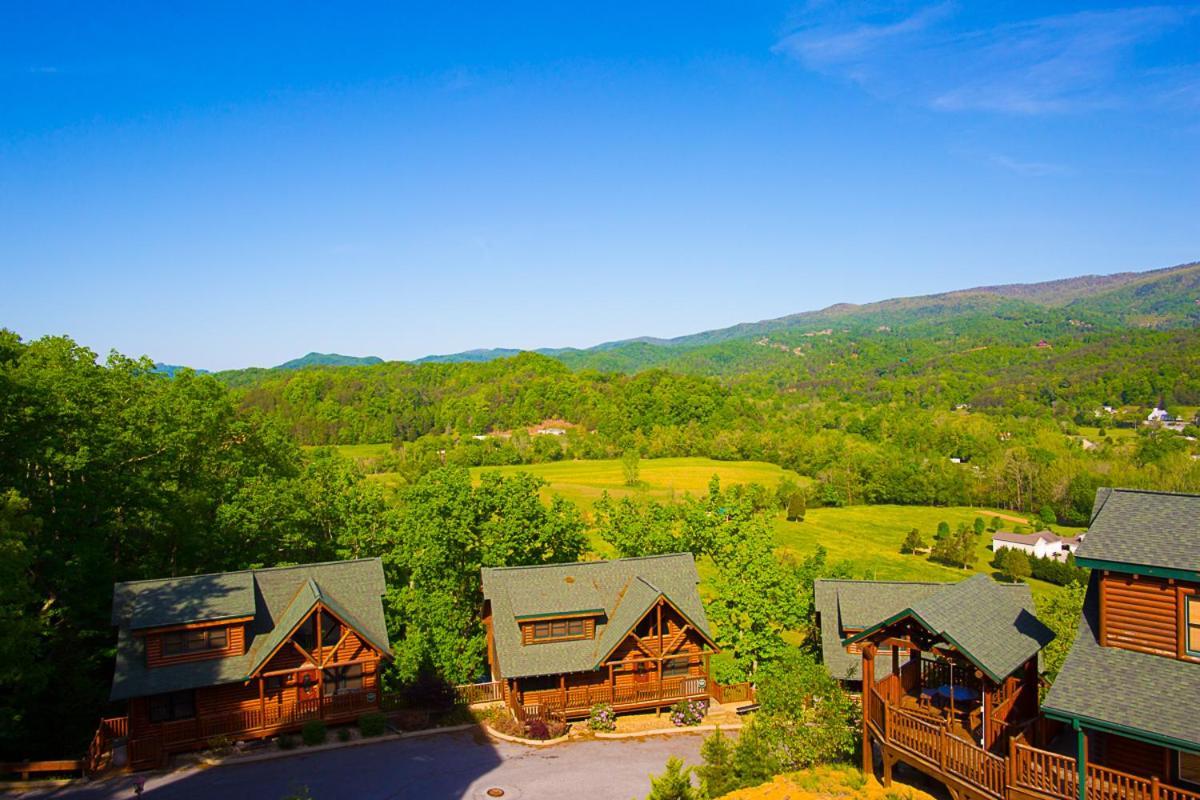 Misty Mountain Hideaway, 3 Bedrooms, Sleeps 10, Pool Access, Wifi พิเจนฟอร์จ ภายนอก รูปภาพ