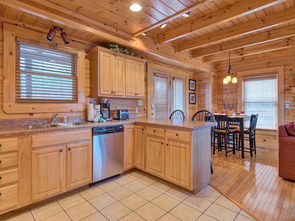Misty Mountain Hideaway Apartment พิเจนฟอร์จ ภายนอก รูปภาพ